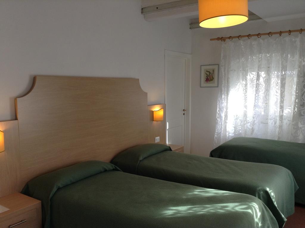 Albergo Giugni براتو المظهر الخارجي الصورة
