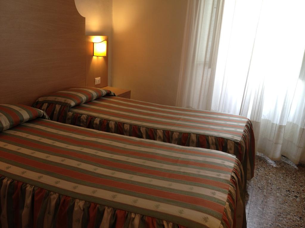 Albergo Giugni براتو المظهر الخارجي الصورة