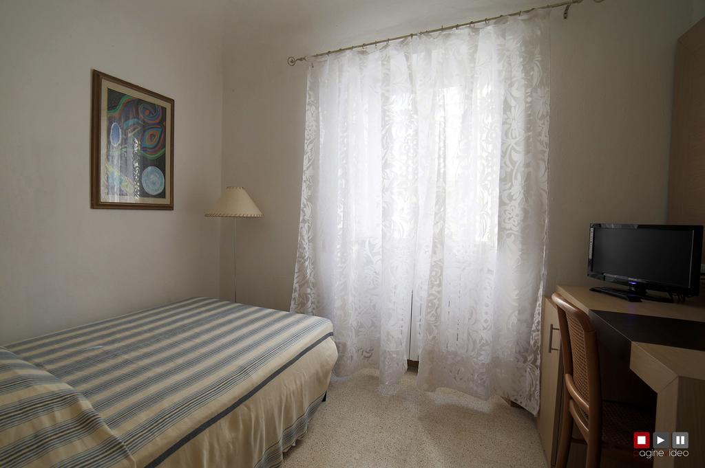 Albergo Giugni براتو المظهر الخارجي الصورة
