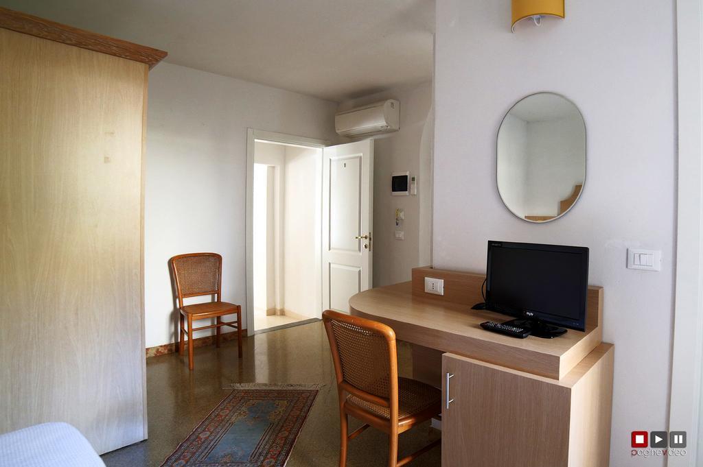 Albergo Giugni براتو المظهر الخارجي الصورة