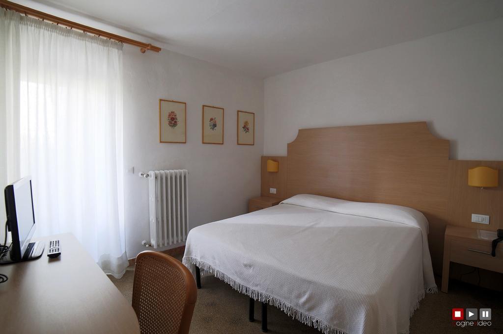 Albergo Giugni براتو المظهر الخارجي الصورة