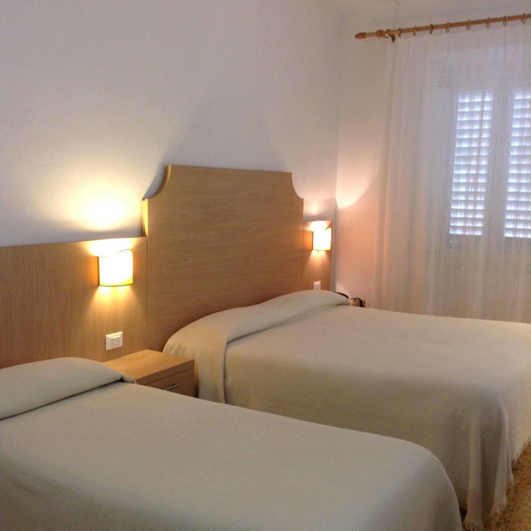 Albergo Giugni براتو المظهر الخارجي الصورة