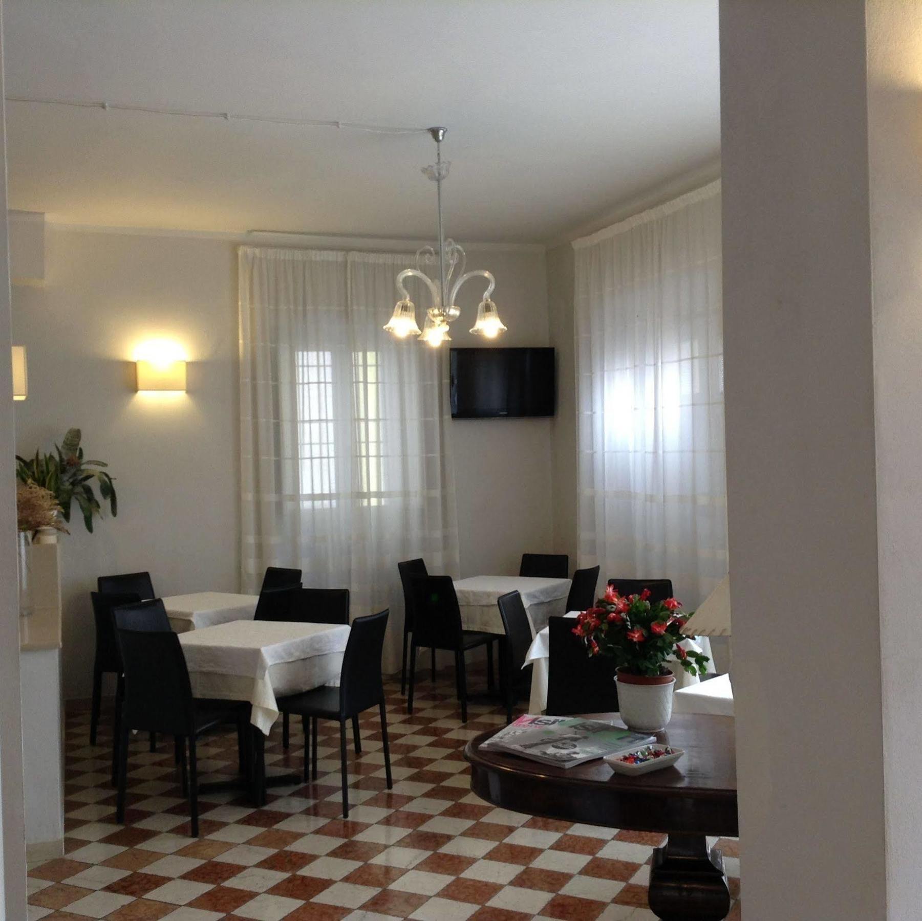 Albergo Giugni براتو المظهر الخارجي الصورة